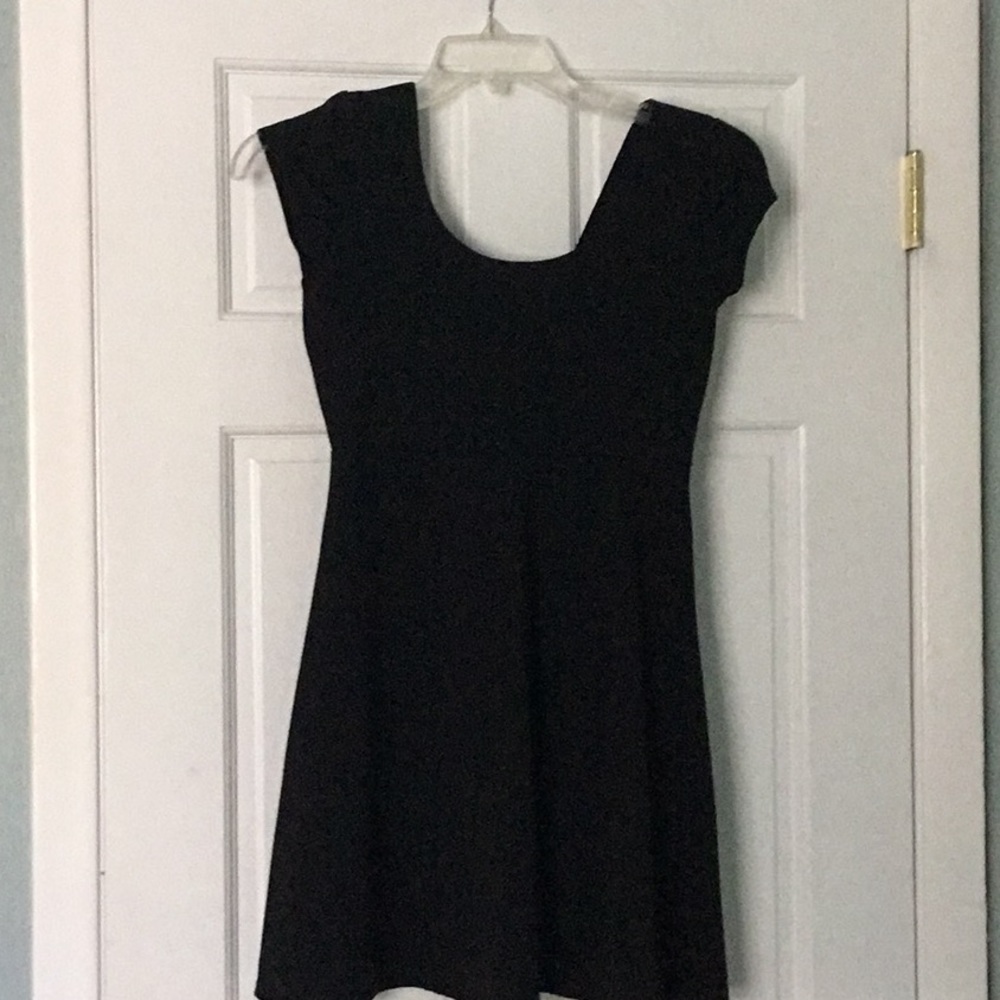 Short Sleeve Black Dress